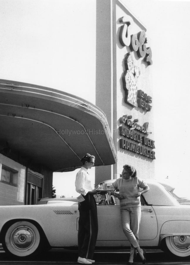 Debbie Reynolds 1958 TBird Bobs Big Boy Toluca Lake CA.jpg